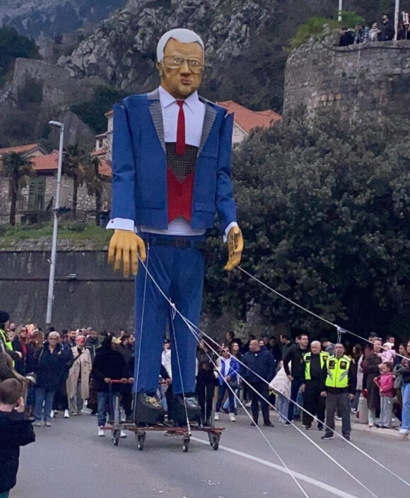 Gašenje Andrije Mandića: Kako mediji brane vlast od karnevala