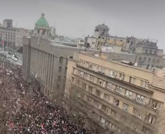 Protest se seli na Slaviju