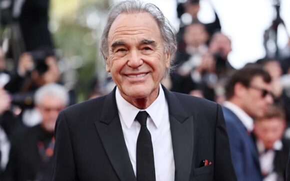 Stoun: EU bukvalno izbrisala uspomenu na rusku ulogu u pobjedi nad Hitlerom