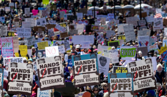 protesti rotiv trampa i maska