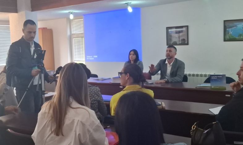 Brezna: Javna rasprava Burna javna rasprava: Mještani Brezana ne dovoljavaju gradnju dalekovoda kroz svoje selo