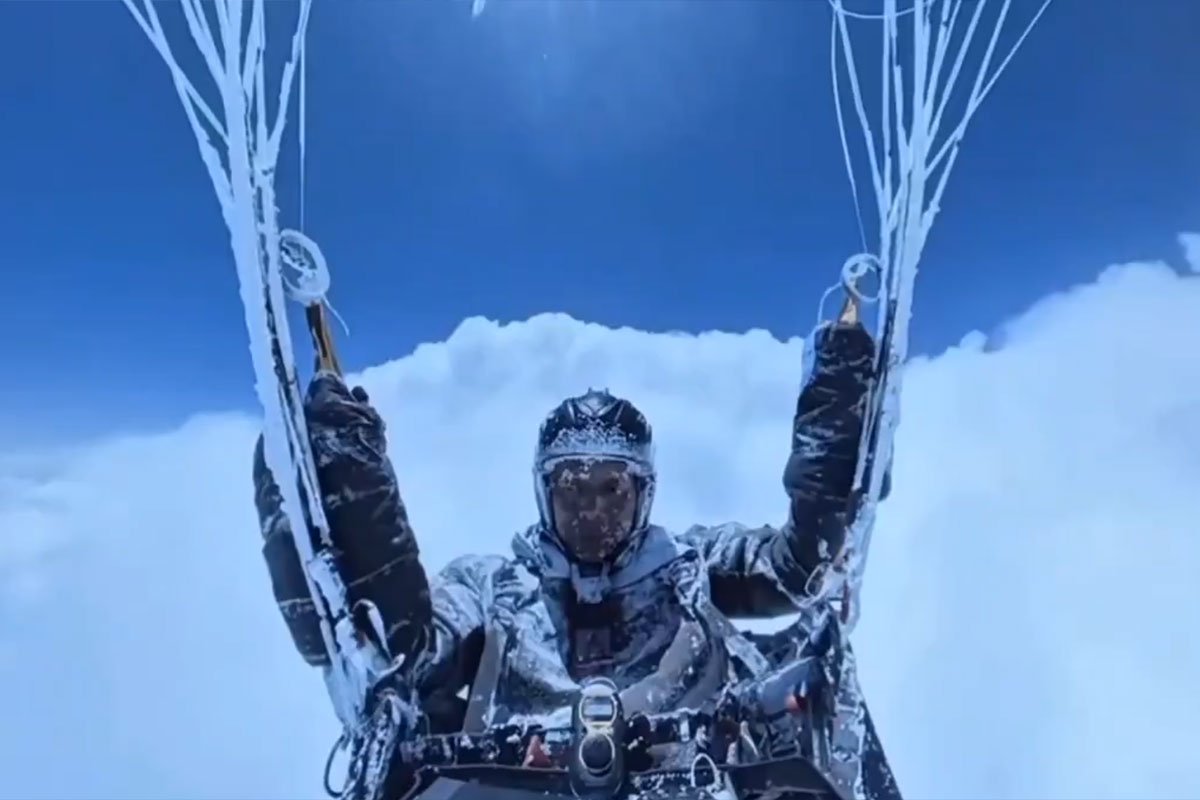 paraglajdera usisali oblaci