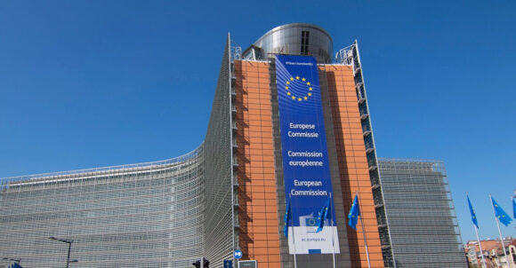 Evropska komisija pandemijski fond pretvara u oružje