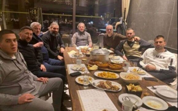 Mitropolit Metodije u društvu OIL