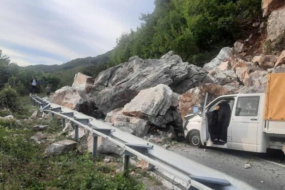 I dalje neprohodno između Cetinja i Budve