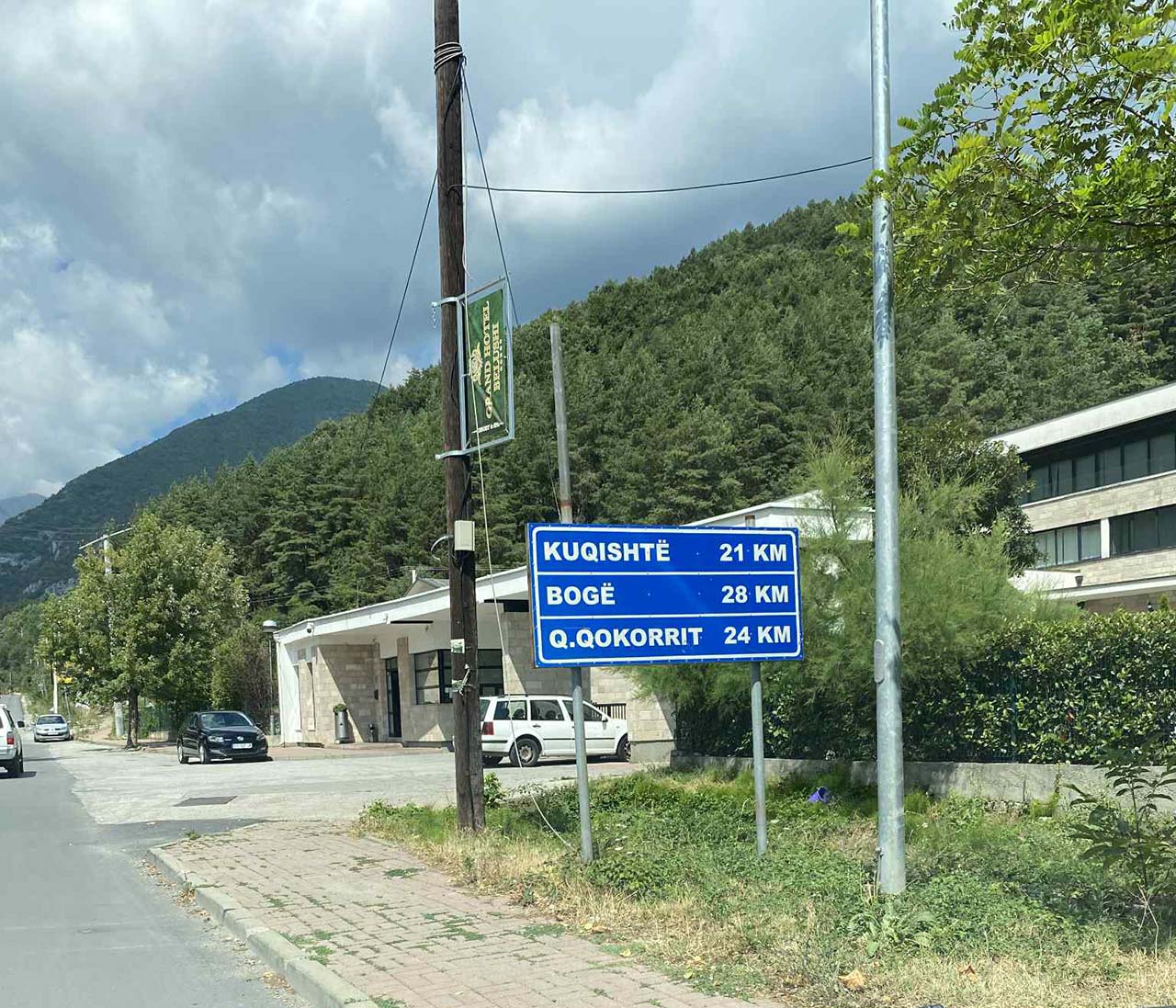 Tako blizu, a tako daleko