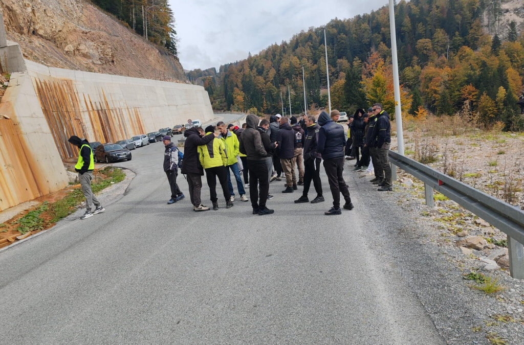 Radnici Ski centra Kolašin 1600 prekinuli proteste i blokadu puta