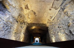 italy colosseum emperor's passage