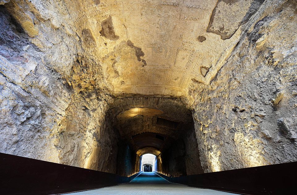 italy colosseum emperor's passage