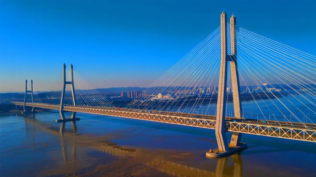 Dvospratni most otvoren u Kini