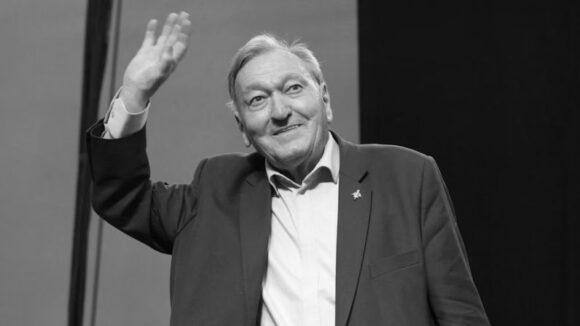 Preminuo Erik fon Deniken