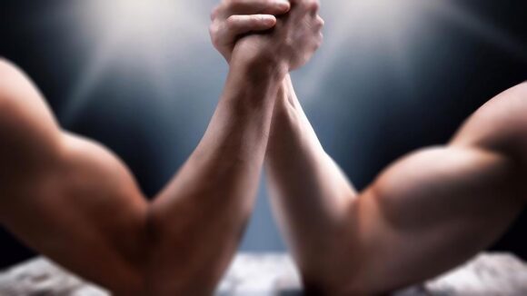 Majkl O'Liri, generalni direktor avio-kompanije Rajaner, je izazvao Ilona Maska, milijardera i vlasnika kompanije SpejsEks i mreže Starlink, na obaranje ruku, kako bi, kako je naveo, riješili spor između Rajanera i Starlinka