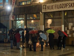 Odavanje počasti poginuloj studentkinji: Foto: Mašina