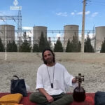 Iranski kompozitor brani elektrane sviranjem