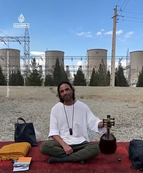 Iranski kompozitor brani elektrane sviranjem